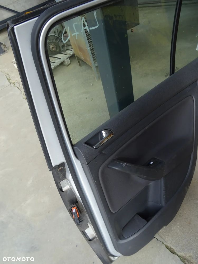 Drzwi  prawy tył VW GOLF V LCA7W  Hatchback Gołe - 9