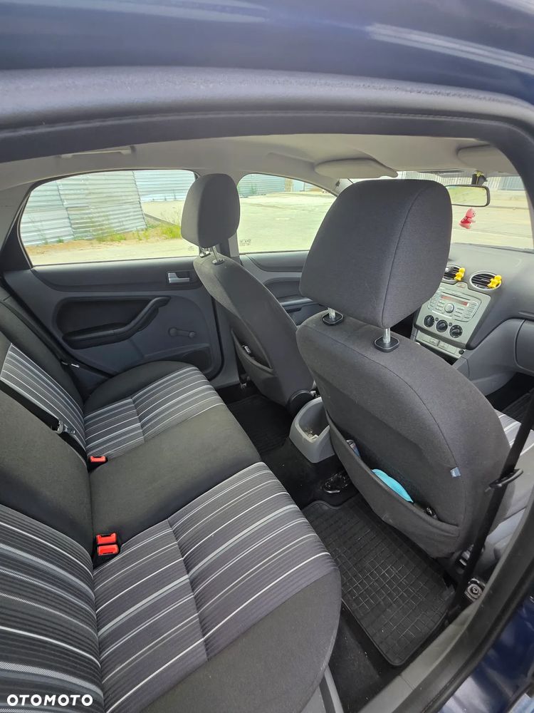 Ford Focus 1.6 Ambiente - 10