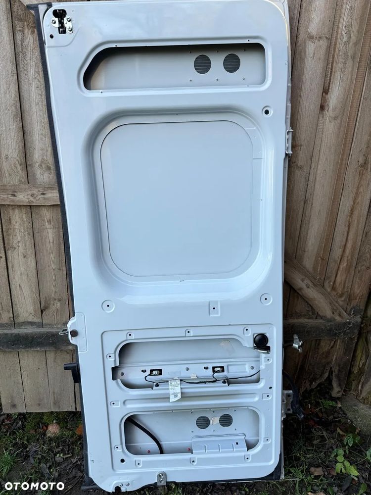 Drzwi lewe tylnie Citroen Jumper Peugeot Boxer Fiat Ducato białe 2024 - 2