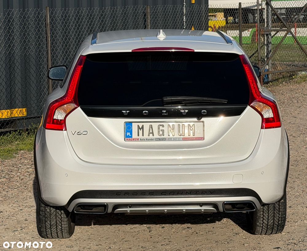 Volvo V60 Cross Country T5 AWD Geartronic Summum - 31