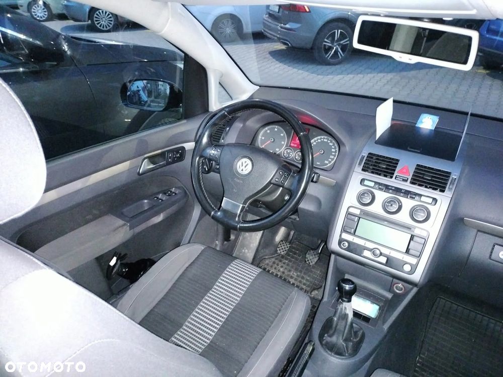 Volkswagen Touran 1.9 TDI DPF BlueMot Trendline - 11