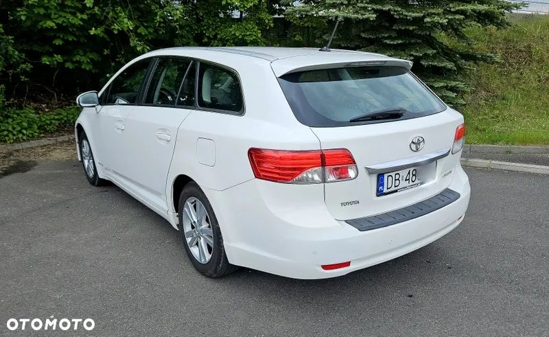 Toyota Avensis 2.0 D-4D Premium - 14