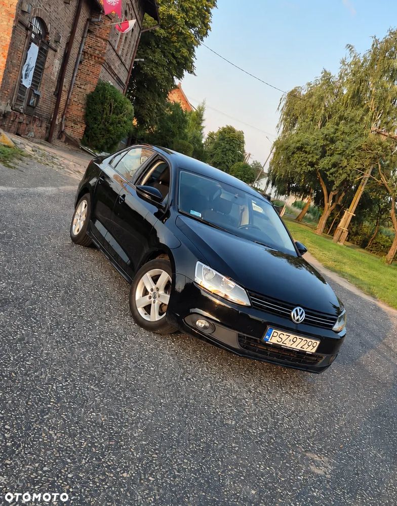 Volkswagen Jetta 1.2 TSI Comfortline - 1
