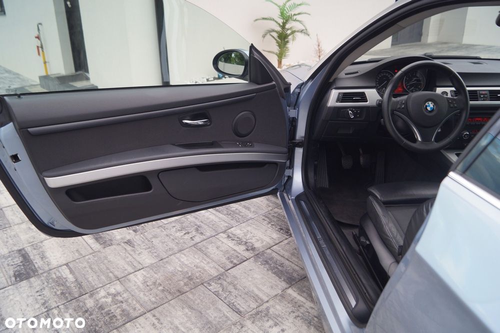 BMW Seria 3 325i - 14