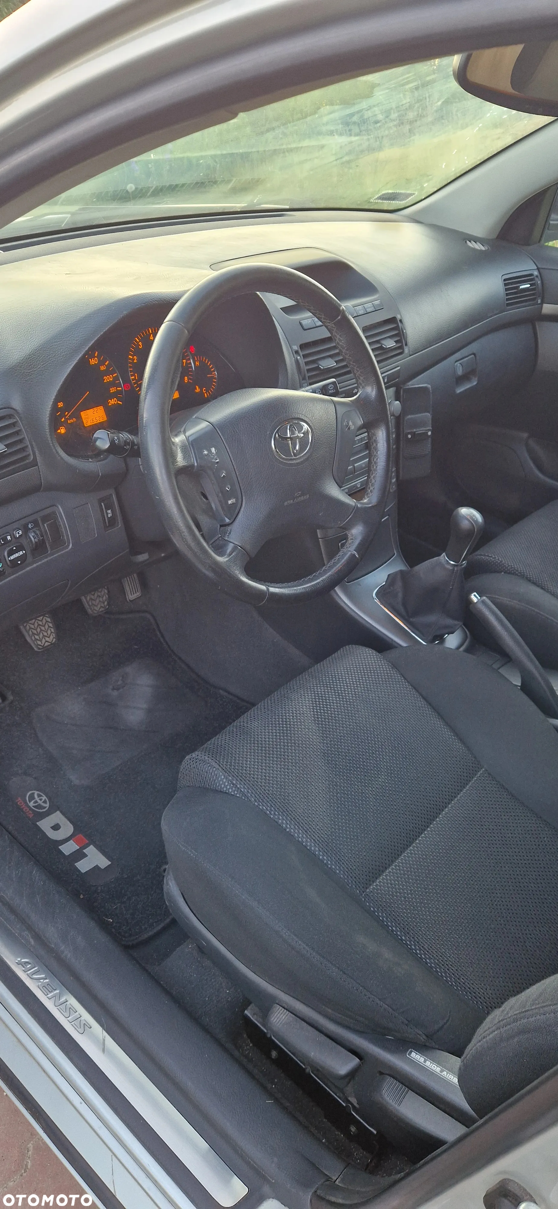 Toyota Avensis - 15