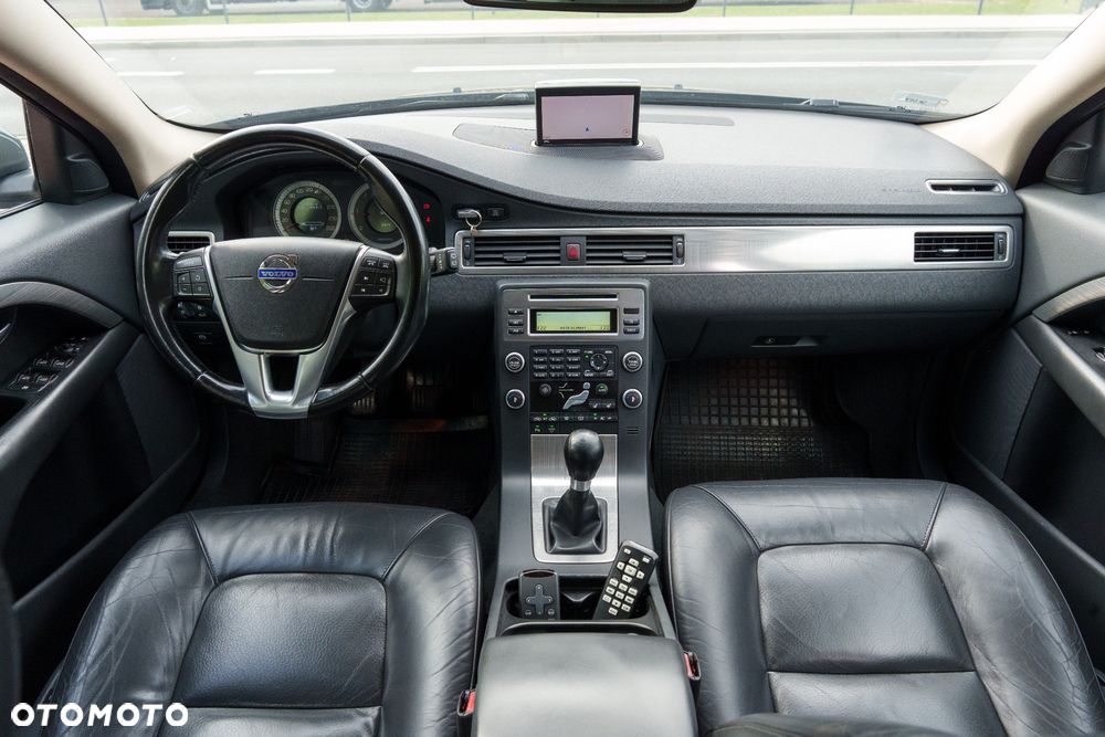 Volvo V70 2.0D Momentum - 24