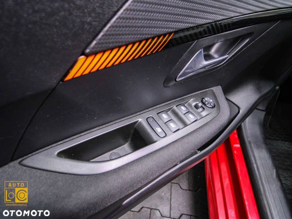 Peugeot 208 PureTech 100 EAT8 Allure - 26