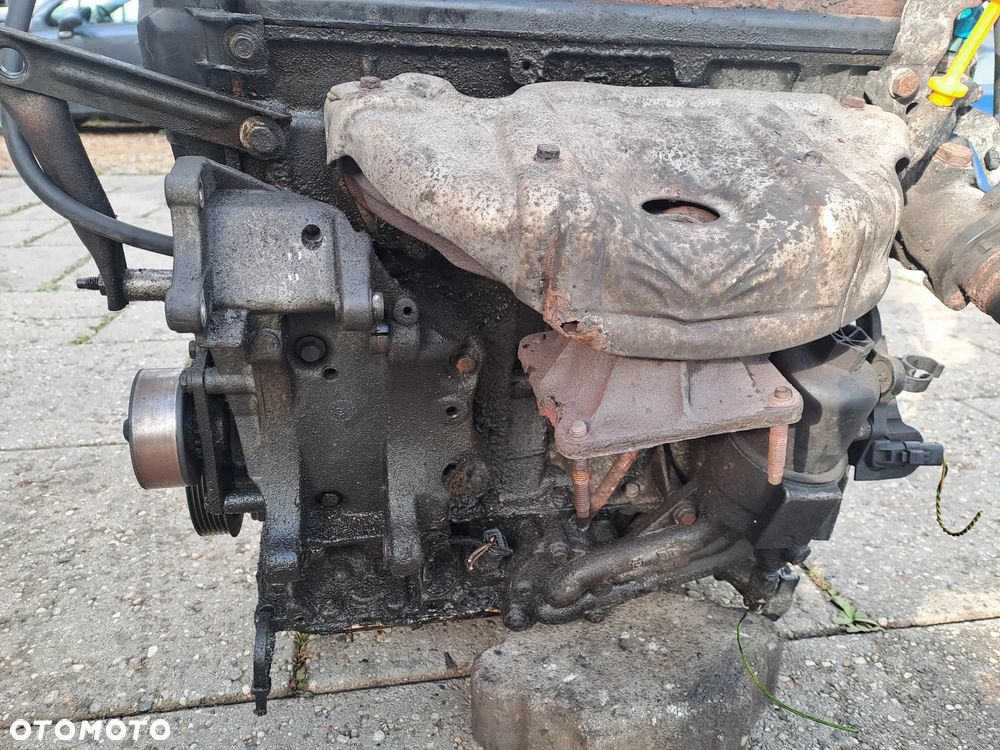 Peugeot 206 1.4 8V silnik kompletny kod KFW KFX - 2