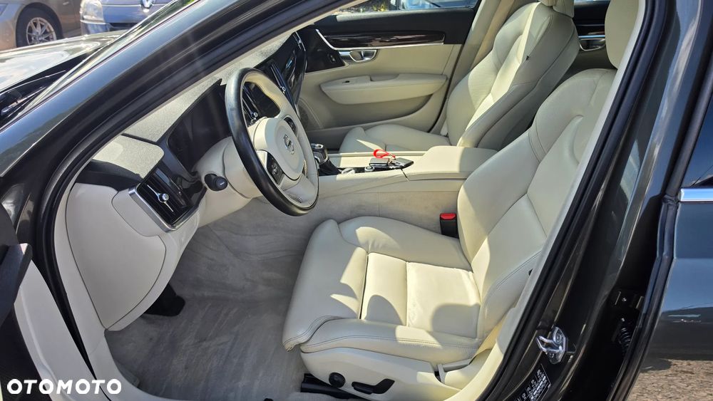 Volvo V90 D4 Geartronic Momentum - 17