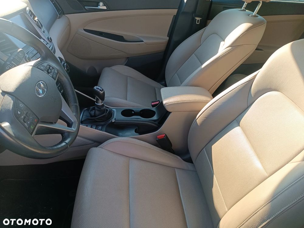 Hyundai Tucson 2.0 CRDi 2WD Trend - 12