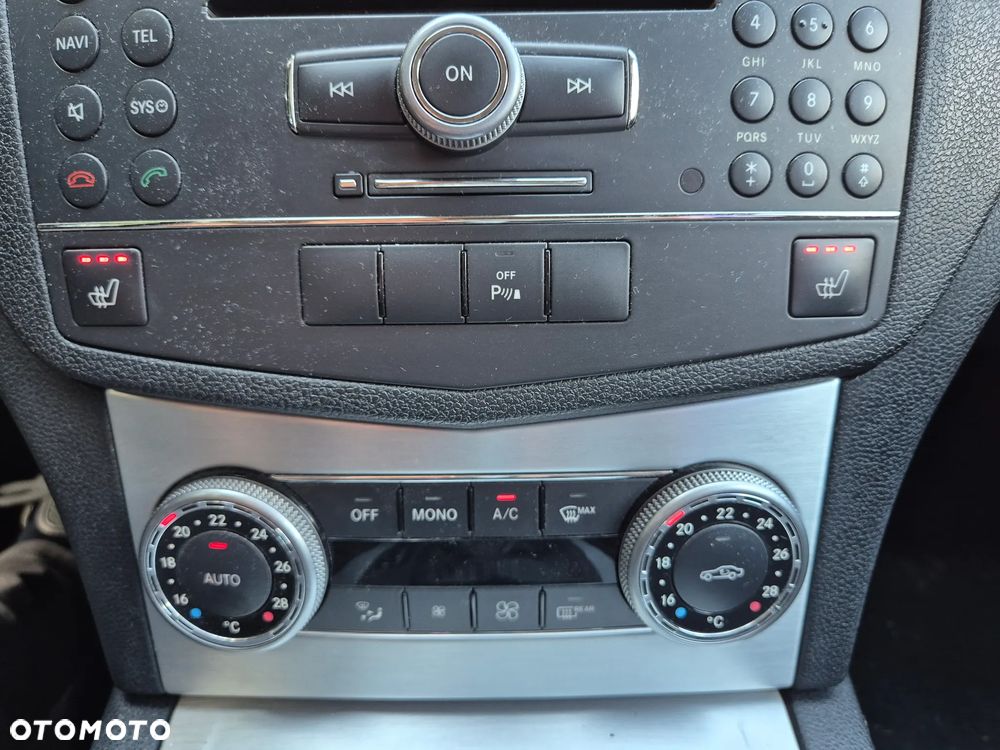 Mercedes-Benz Klasa C 320 CDI DPF 7G-TRONIC Avantgarde - 22