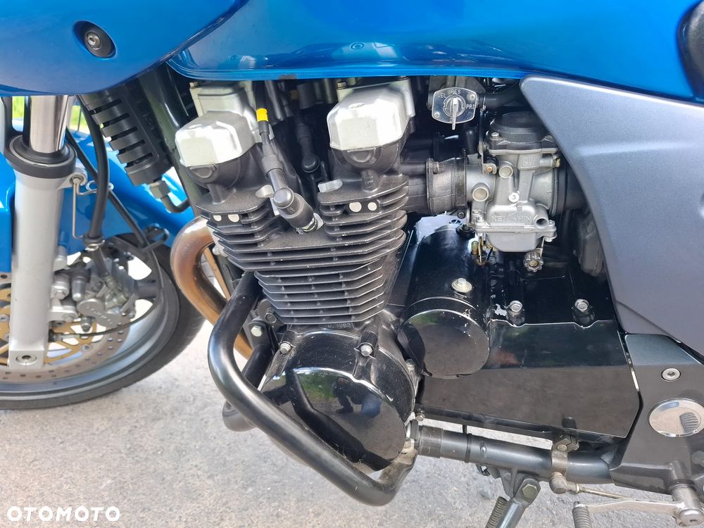 Kawasaki ZR - 8