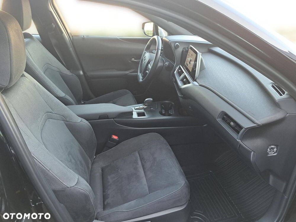 Lexus UX - 20