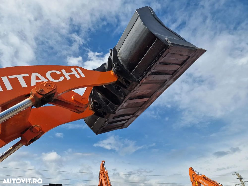 Hitachi ZW220-6, cupa 3,5mc, 2018, 10.546h, produs in JAPONIA, Anv 23,5R25 80% ok, Masa operationala 20 tone, camera luat vederi spate, consum mediu 10,5l/ora, Stare foarte buna, posibilitate leasing 3 ani, AC Climatronic, computer in PROMOTIE 53.900 EUR+Tva - 21