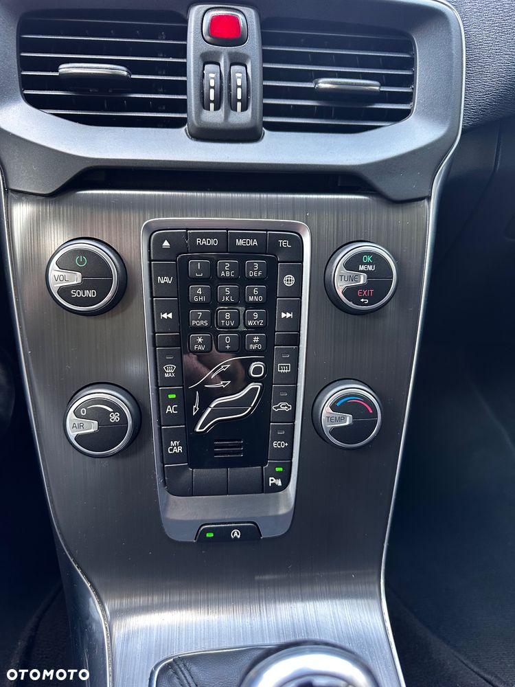 Volvo V40 D2 Momentum - 36