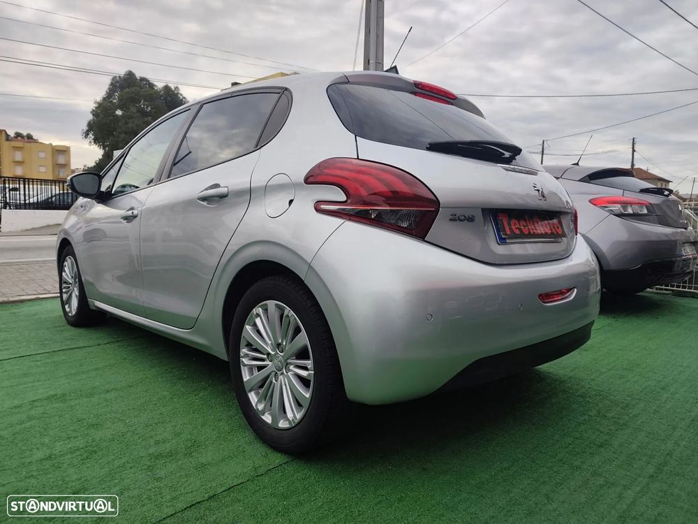 Peugeot 208 1.6 BlueHDi Style - 8