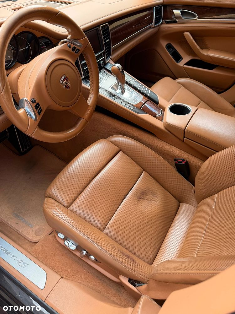 Porsche Panamera 4S - 11