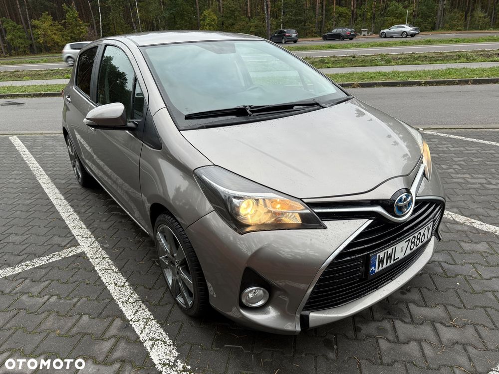 Toyota Yaris Hybrid 100 Selection Passion - 5