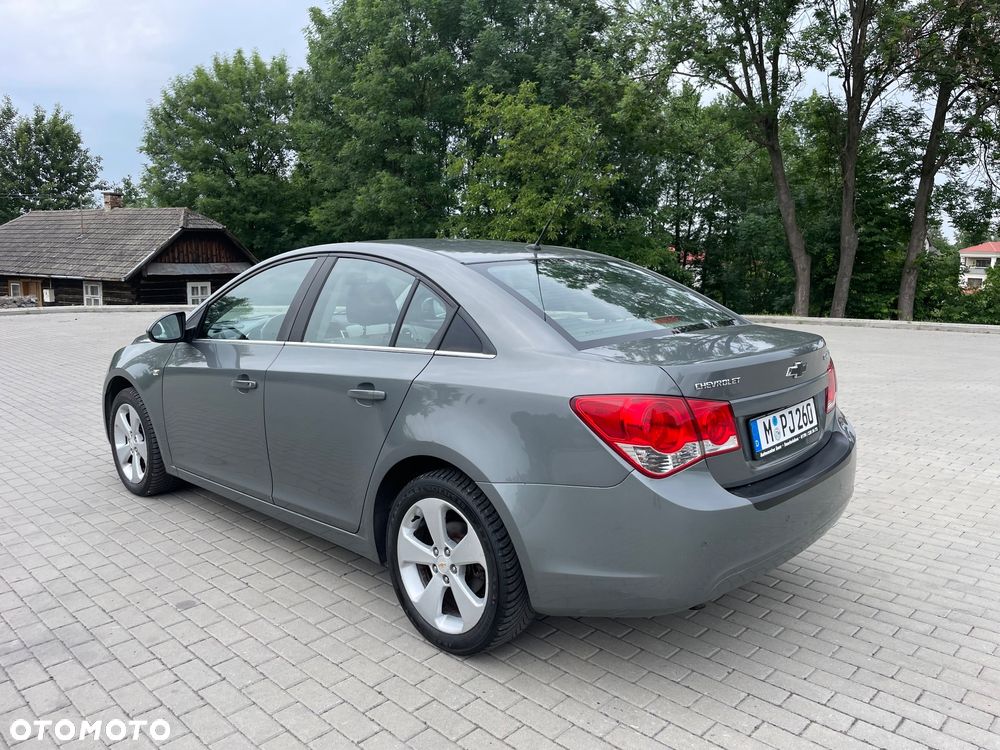 Chevrolet Cruze 1.8 LT - 3