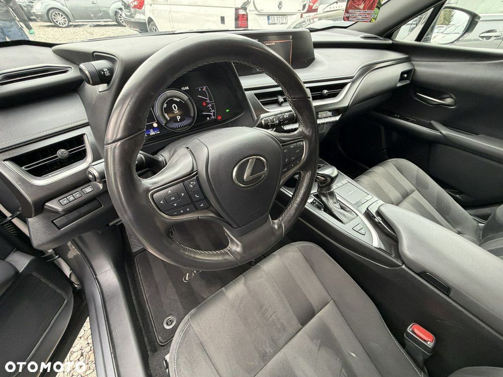 Lexus UX - 14