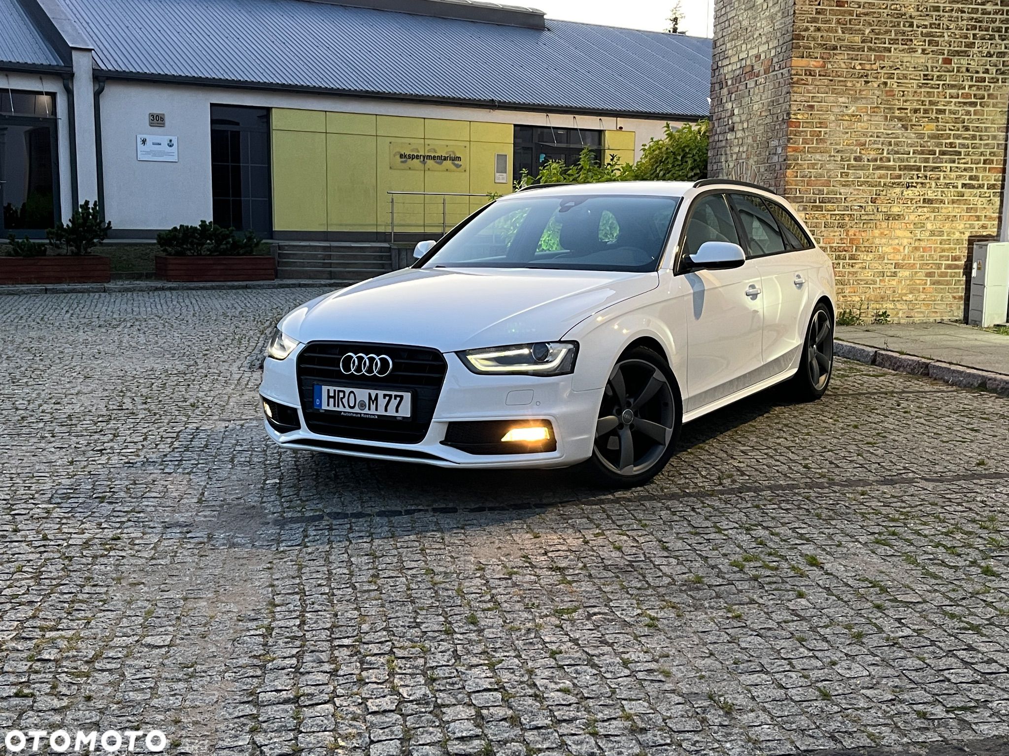 Audi A4 Avant 2.0 TDI DPF clean diesel S line Sportpaket - 1