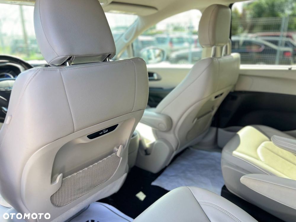 Chrysler Pacifica - 33