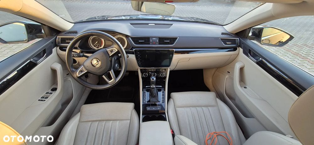 Skoda Superb 2.0 TSI L&K DSG - 8