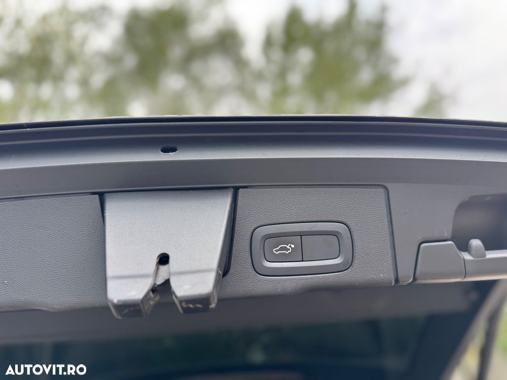 Volvo XC 60 D4 AWD Momentum - 23