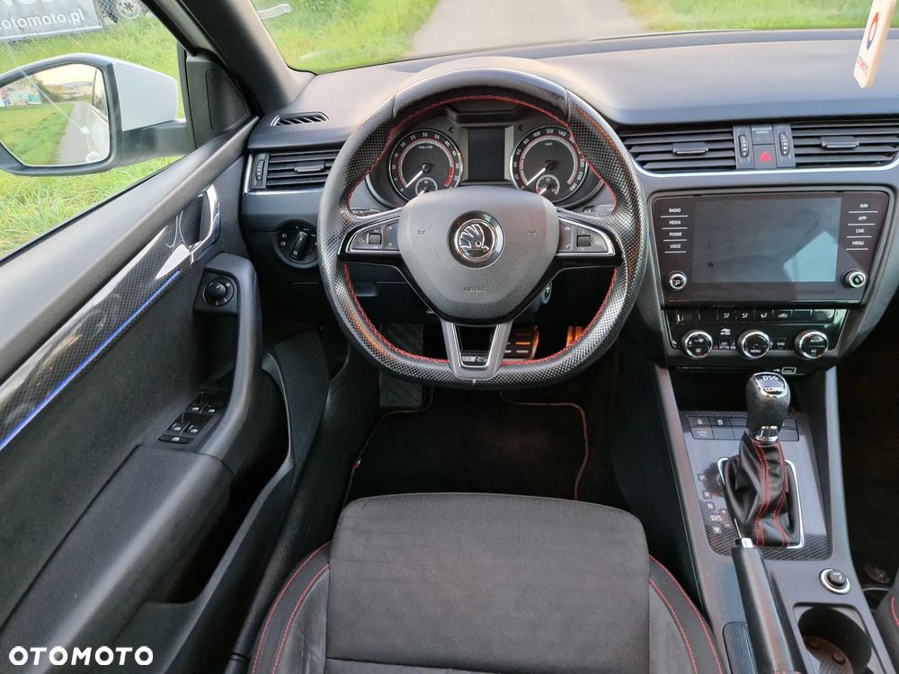 Skoda Octavia 2.0 TDI 4x4 DSG RS - 18