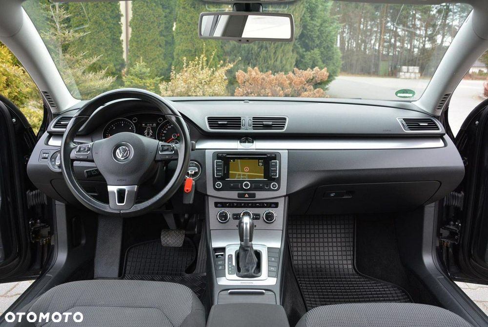 Volkswagen Passat - 20