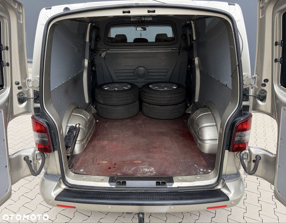 Volkswagen Transporter - 8
