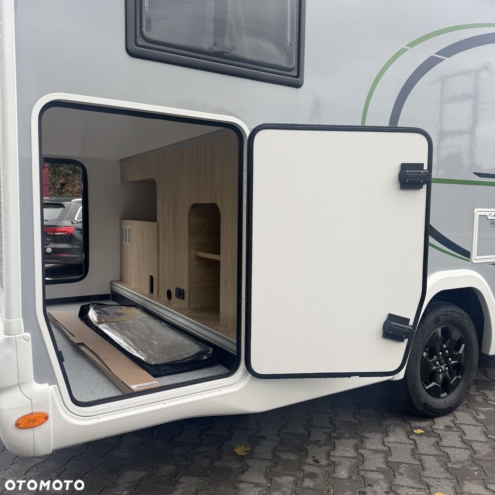 Ford Chausson 797 Titanium Line - 8