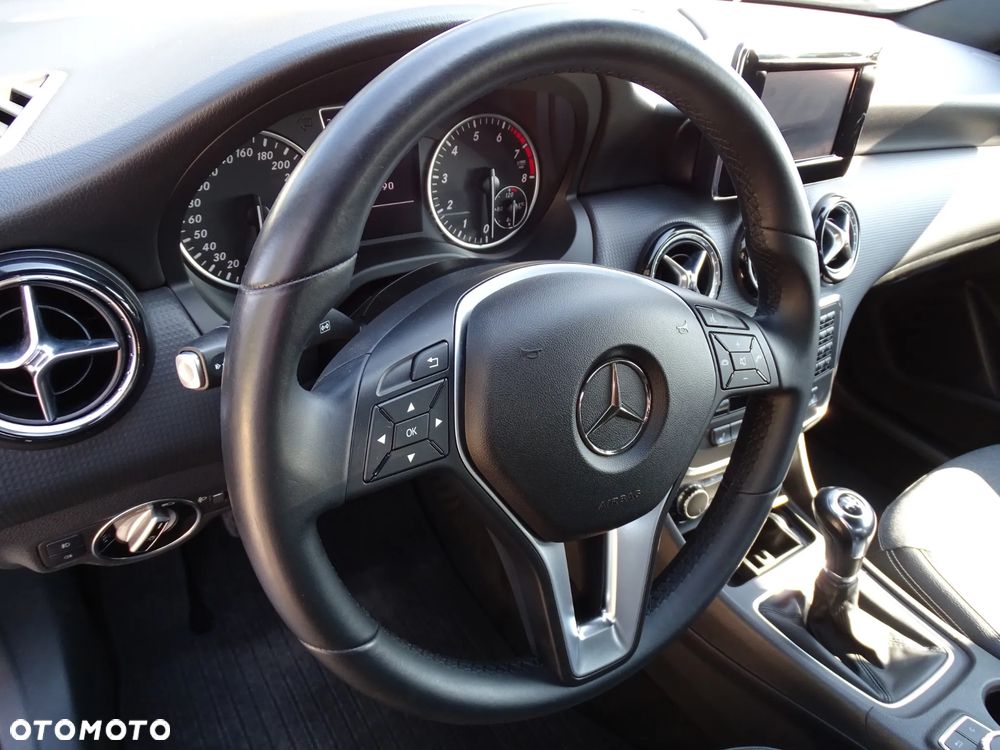 Mercedes-Benz Klasa A 180 (BlueEFFICIENCY) Urban - 26