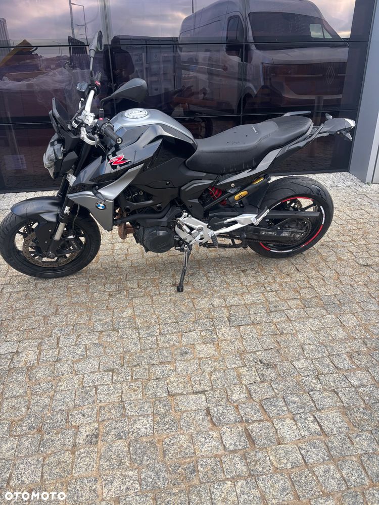 BMW F