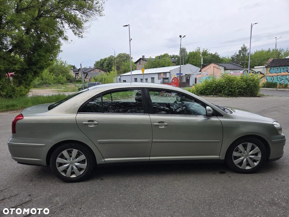 Toyota Avensis 1.8 VVT-i Luna - 7