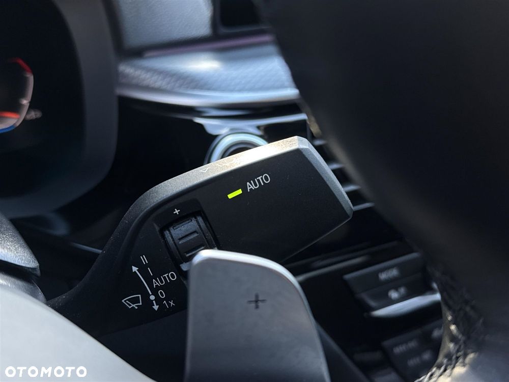 BMW Seria 5 520d xDrive - 10