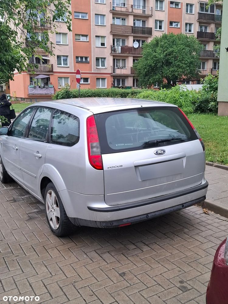 Ford Focus 1.6 Ambiente - 3
