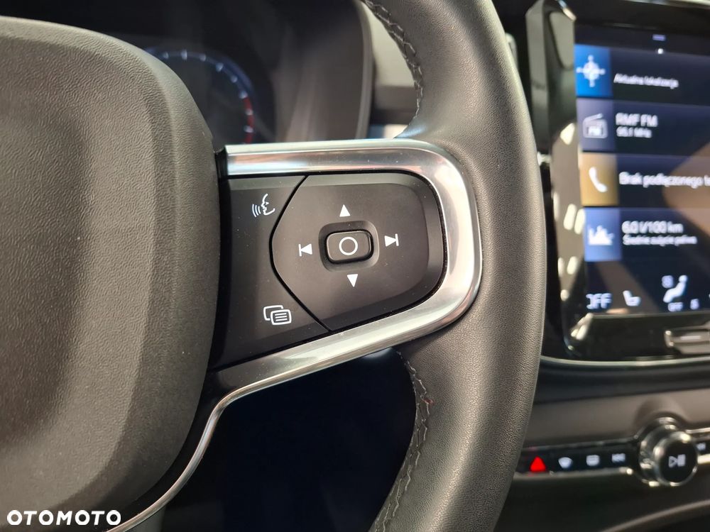 Volvo XC 40 T3 - 18