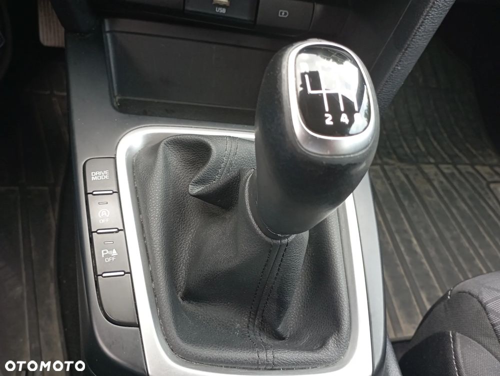 Kia Ceed - 11