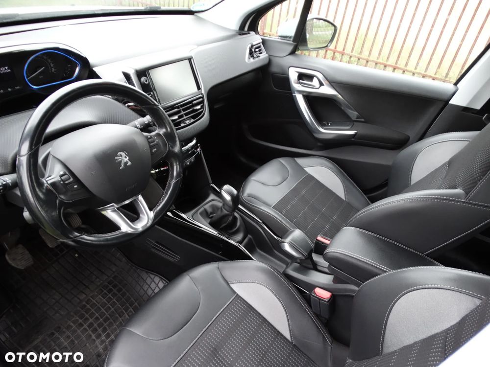 Peugeot 2008 - 10