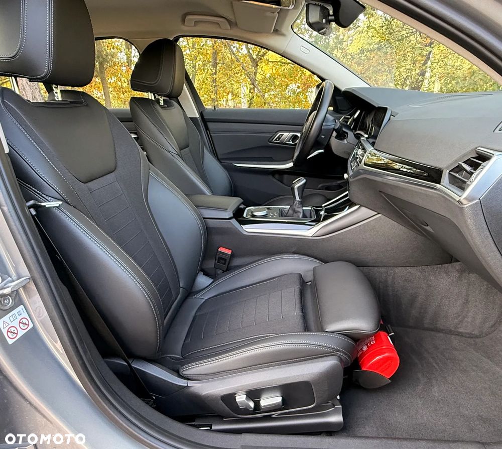 BMW Seria 3 320d Sport Line - 20