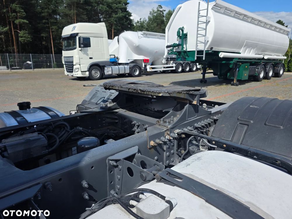 Volvo FM 2015 standard hydraulika lekki 6656 kg - 12
