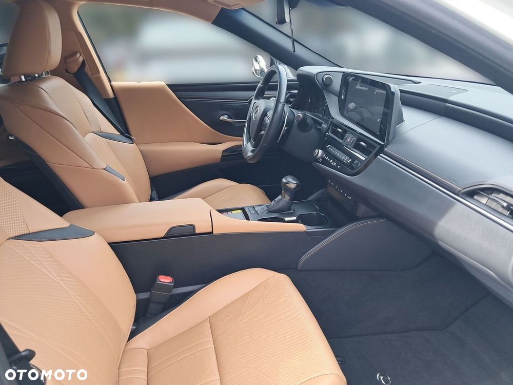 Lexus ES 300h Prestige - 9