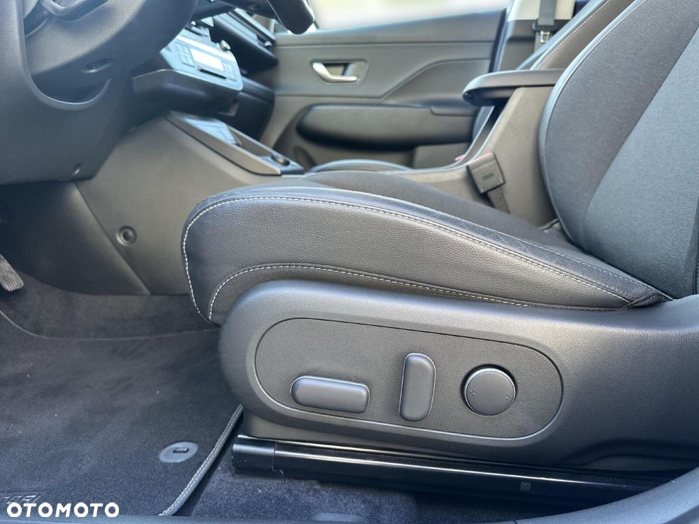 Hyundai Kona 64kWh Executive - 13