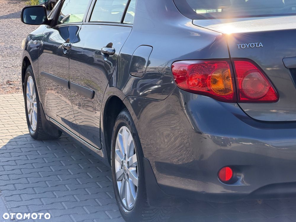 Toyota Corolla 1.6 VVT-i Luna MM - 4