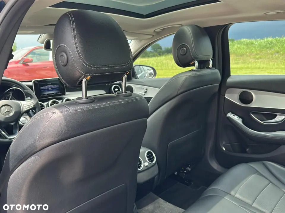 Mercedes-Benz Klasa C 300 7G-TRONIC AMG Line - 12