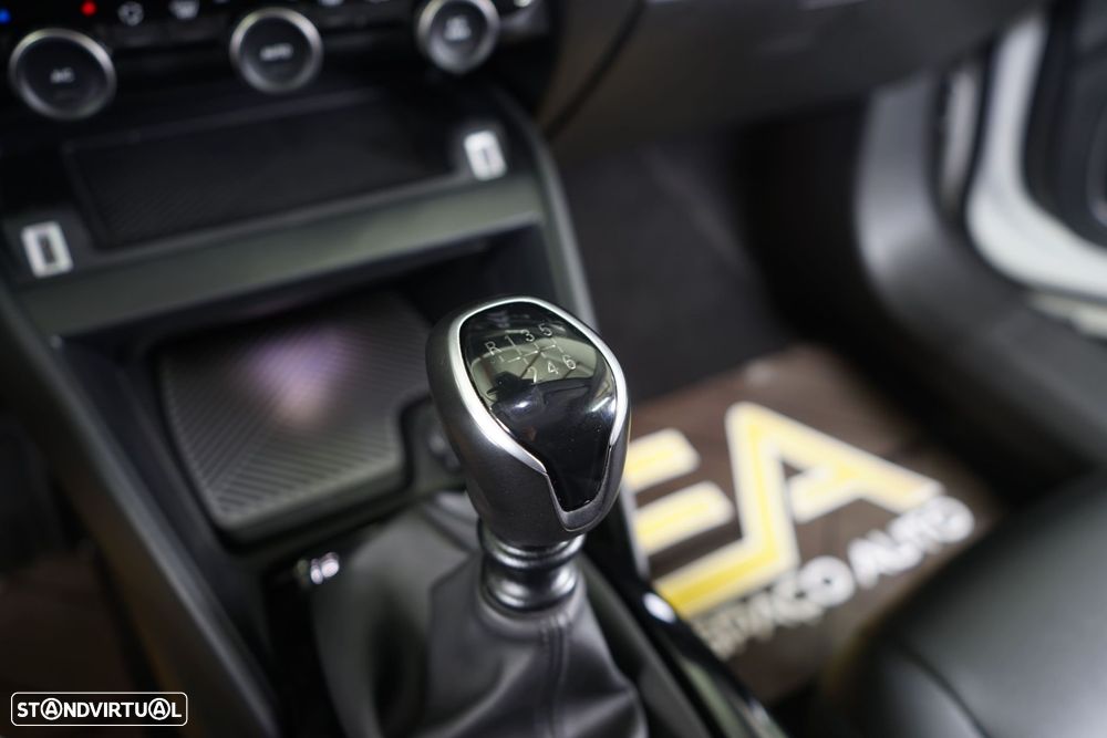 Citroën C4 1.2 PureTech Shine - 27