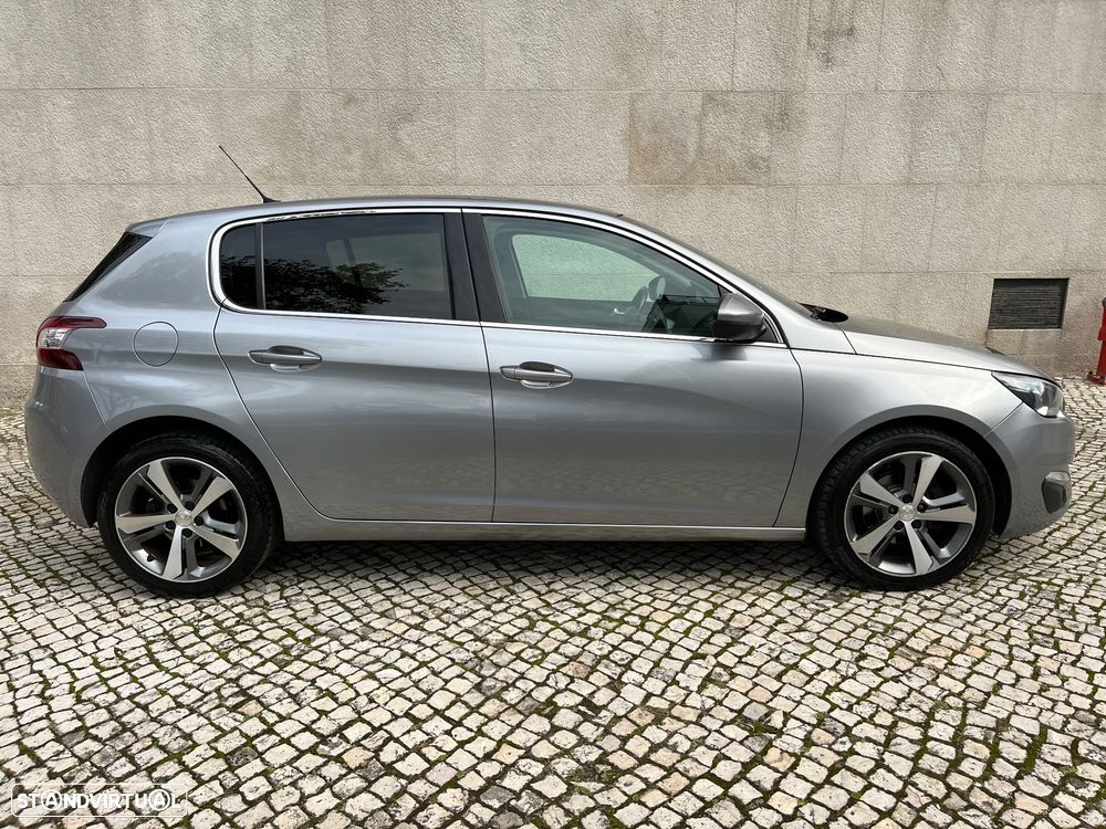 Peugeot 308 1.6 BlueHDi Allure J17 - 24