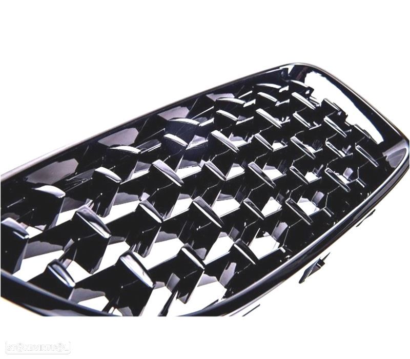 GRELHA BMW F32 F33 F36 13-16 LOOK M4 PRETO DIAMANTE - 5