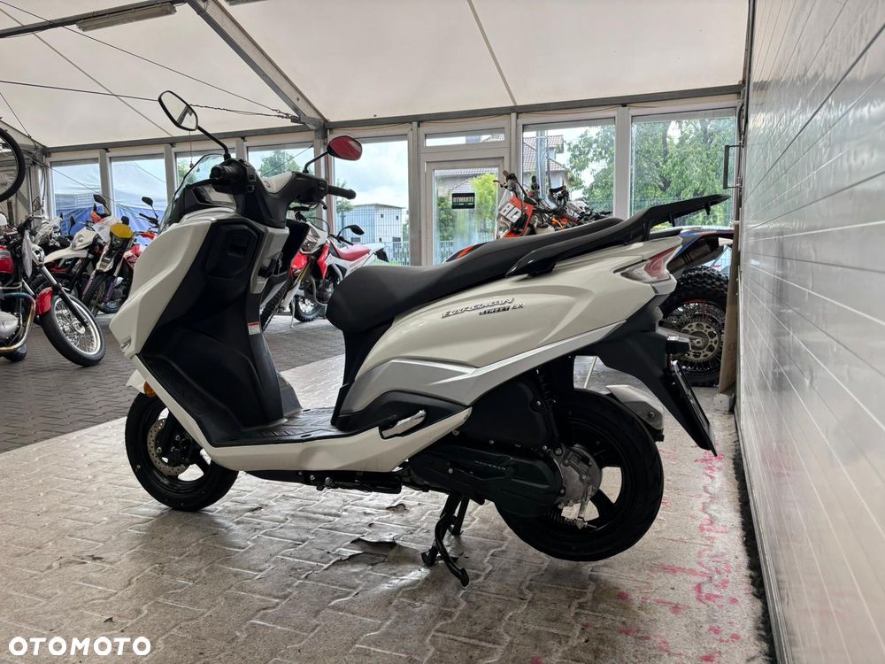 Suzuki Burgman - 15
